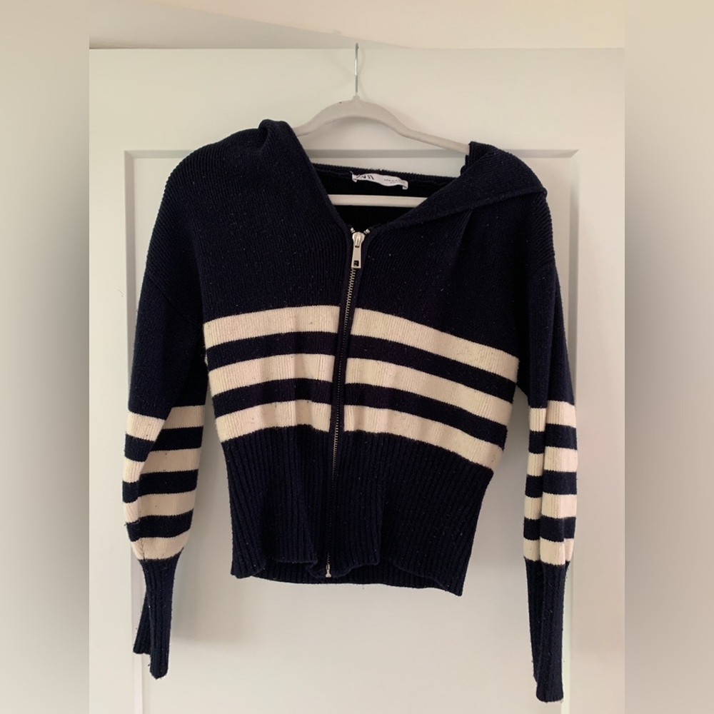 Zara navy and cream zip up sweater size medium